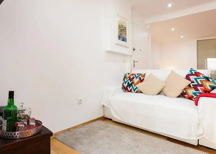 Charming Studio In Mouraria