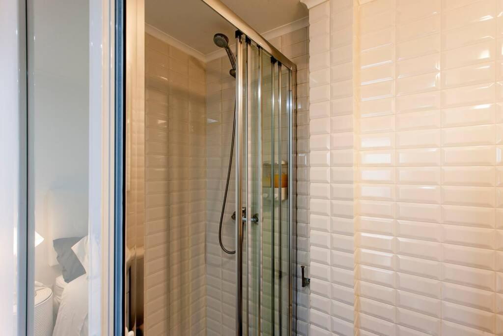 Apartment Charming In Mouraria Lissabon